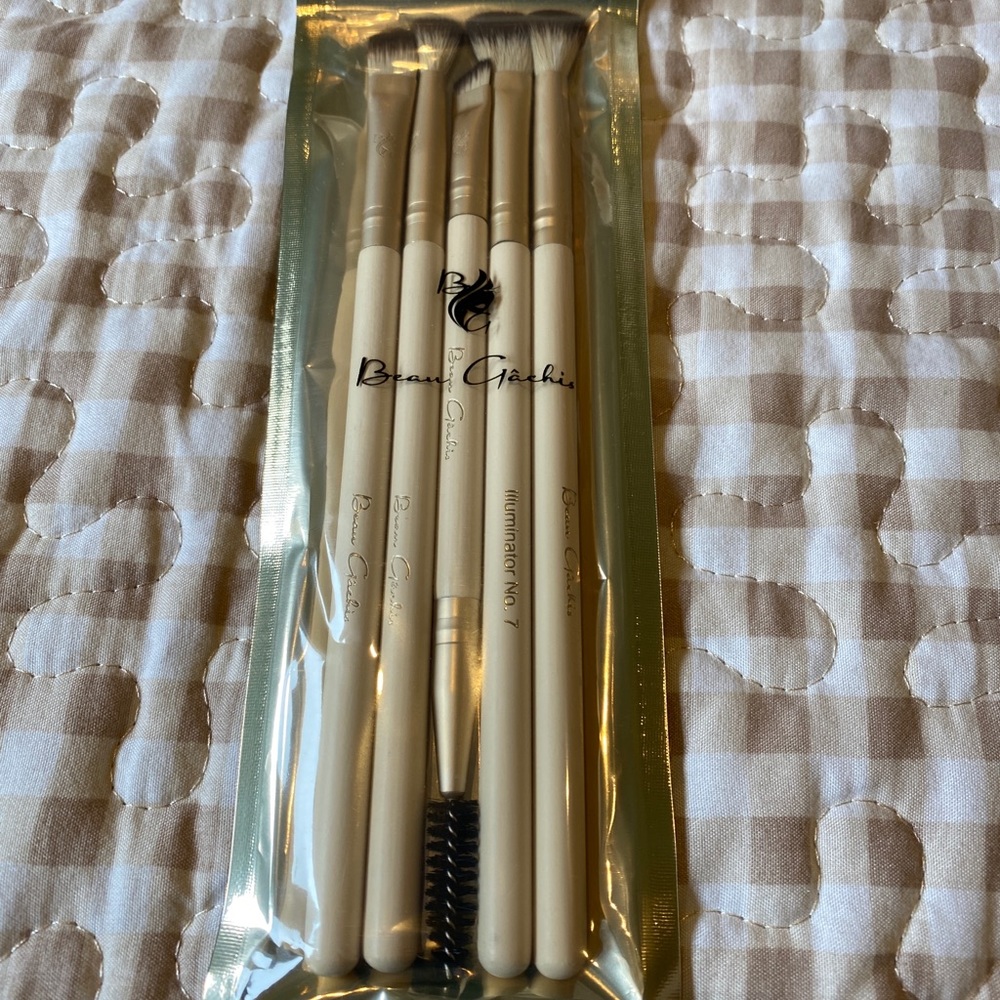 NWT Beau Gachis Eye Makeup 💄 Brushes